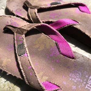 The North Face pink camo flip flops size 7